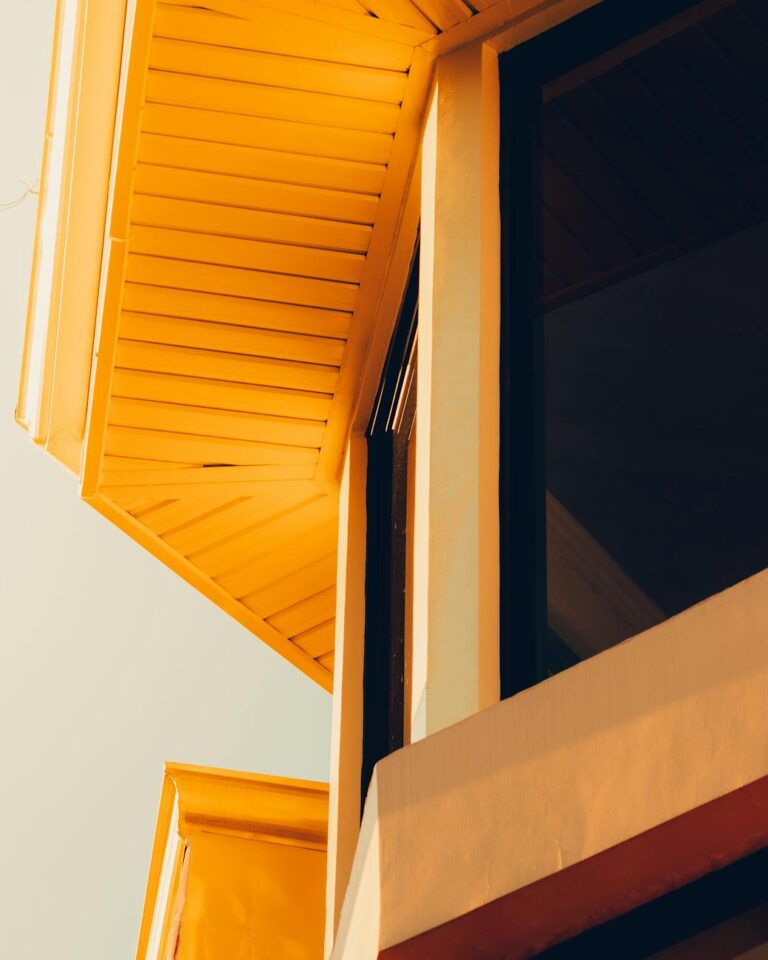 Selbstverschattende Hygro-Holzlamellen: Stromlose Klimaregulierung für Fenster, Wintergärten und Dachfenster